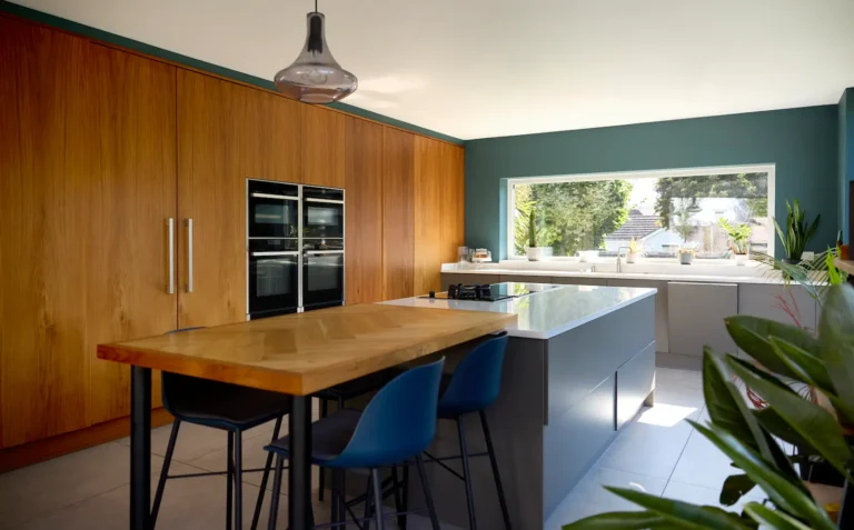 6 Kitchen Wall Colors That Actually Work (From Someone Who’s Made Every Mistake)