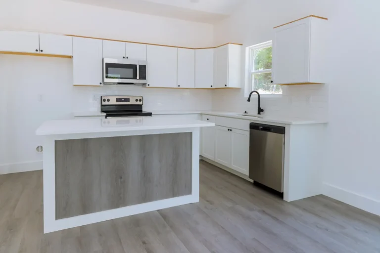 Micro Shaker Kitchens: The 2025 Trend That Actually Makes Sense